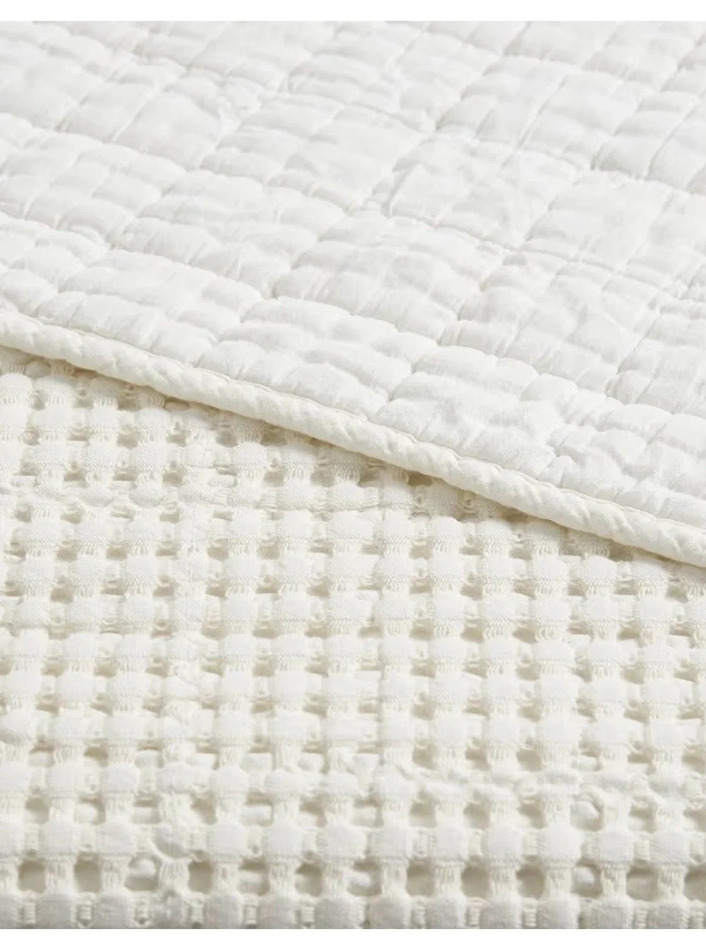 Classic White Textured Quilt / Bedspread Set by Levtex